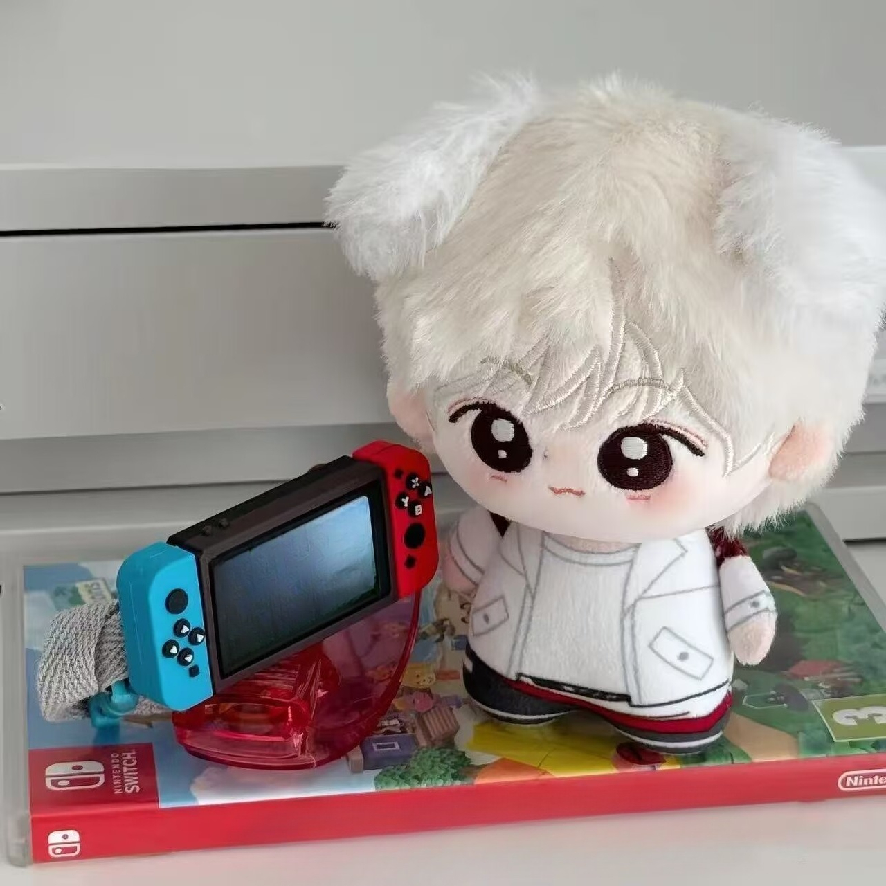 First release: TOMORROWXTOGETH - مراجعة Anime Cosplay Merchandise وسعره