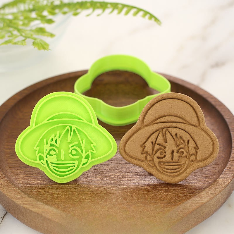 One Piece Cooking Mold  Luffy  - مراجعة Zoro Anime Merchandise وسعره